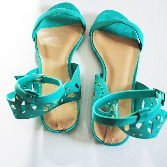 ALDO Teal Green Flat Sandal Ankle Strap New in Box Shoes Lillywhite Size 7 - Picture 2 of 7